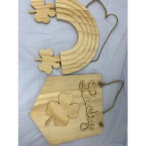 2 piece wood signs-lucky and rainbow flowers